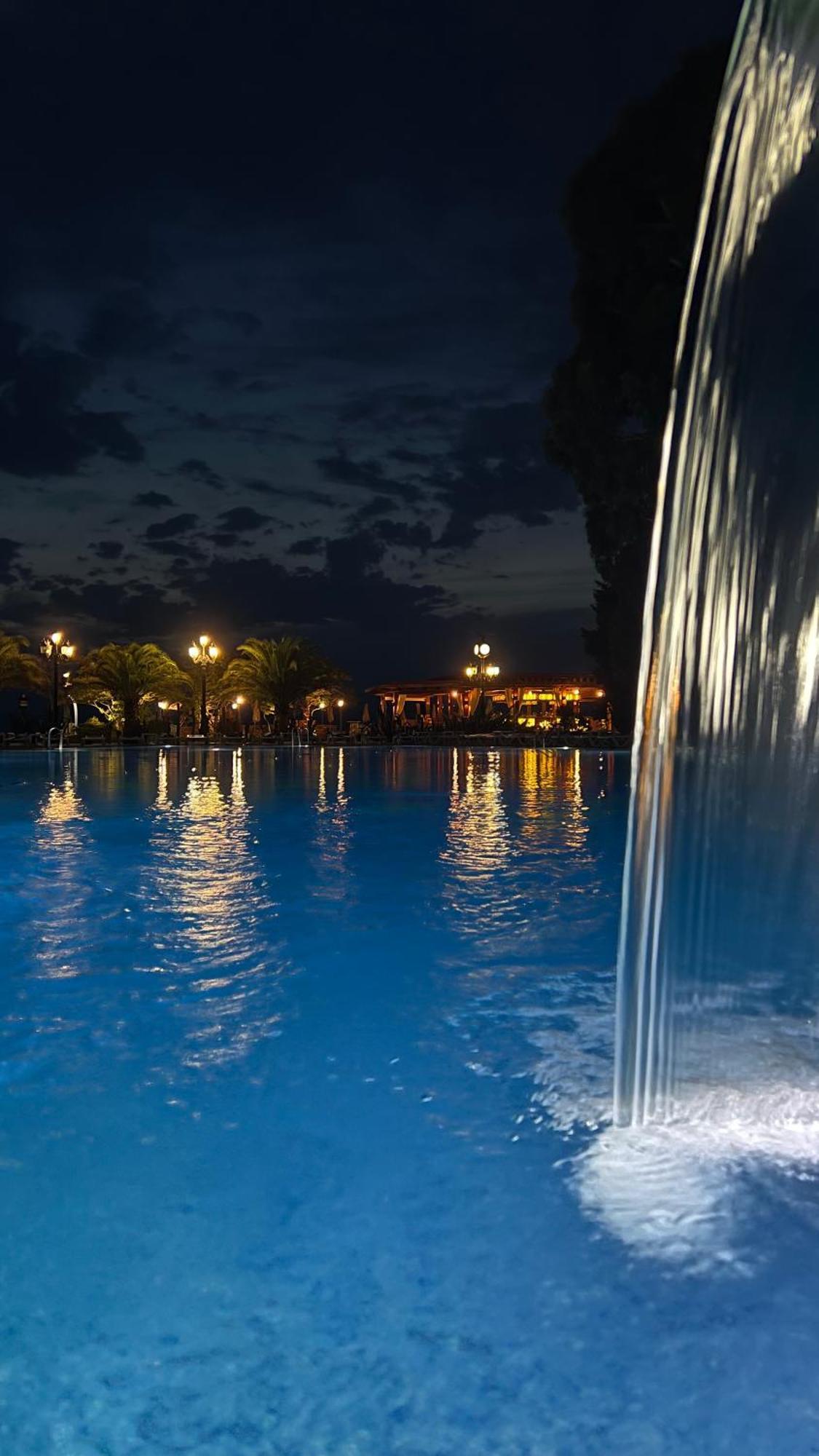 Luxury Oasis Apartment Chakvi Bagian luar foto