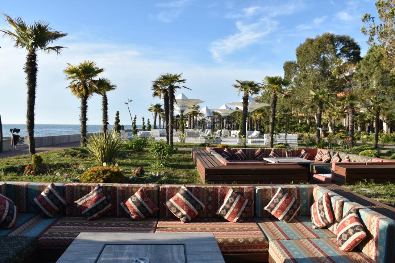 Luxury Oasis Apartment Chakvi Bagian luar foto