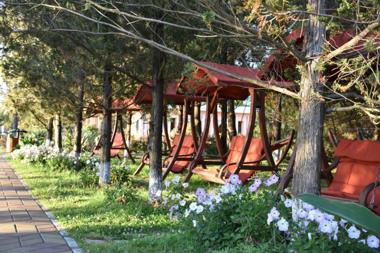 Luxury Oasis Apartment Chakvi Bagian luar foto