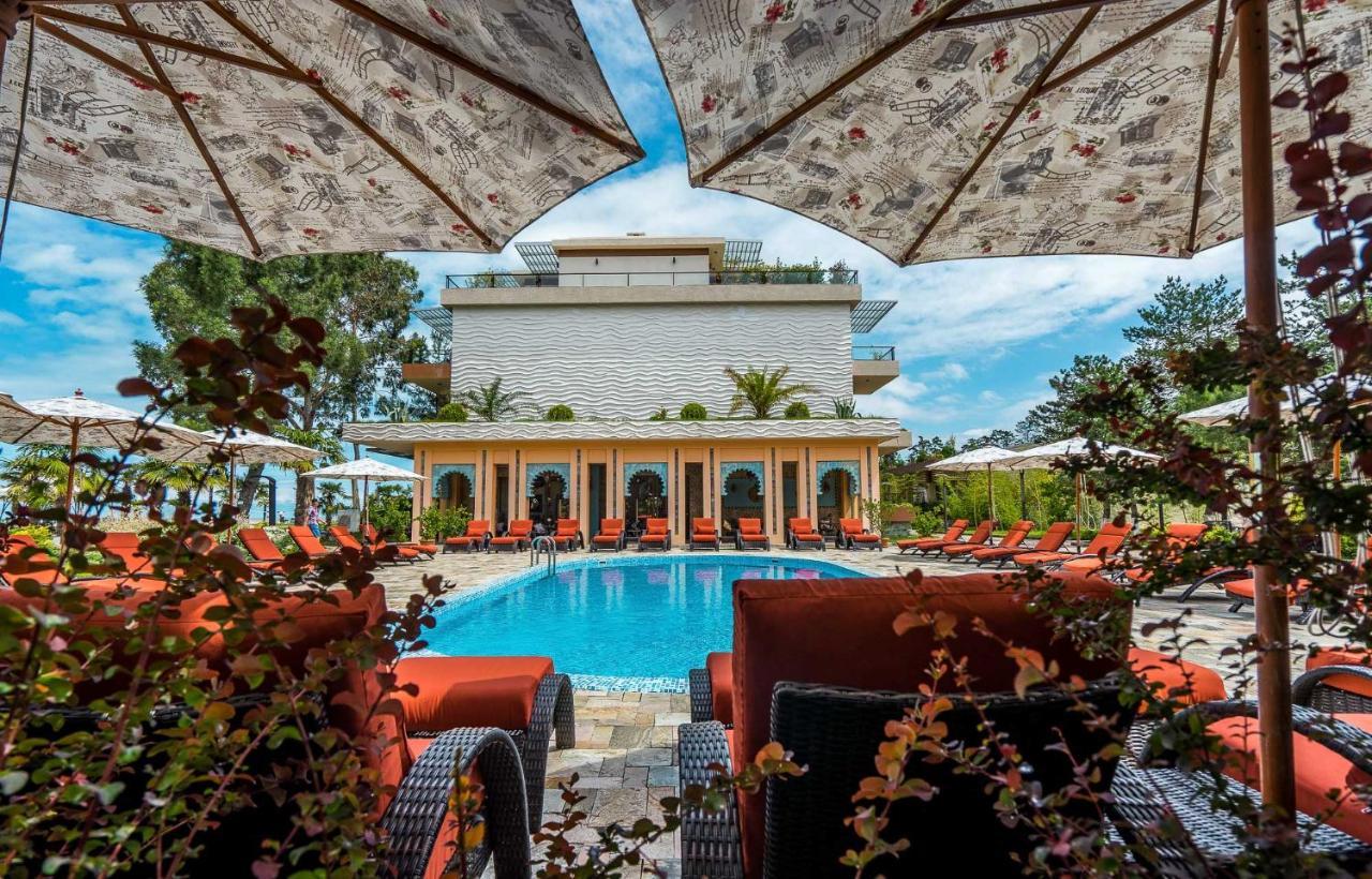 Luxury Oasis Apartment Chakvi Bagian luar foto