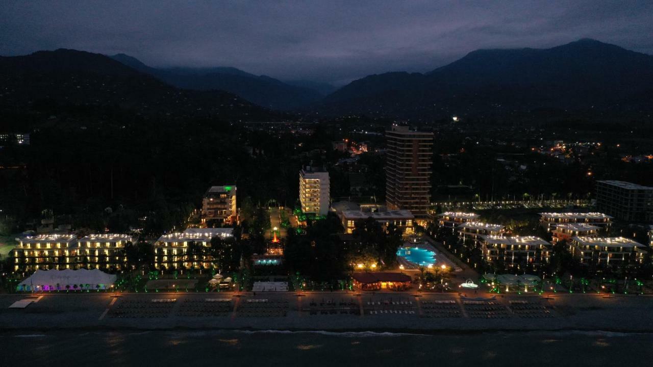 Luxury Oasis Apartment Chakvi Bagian luar foto